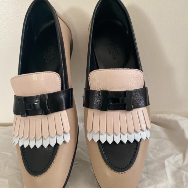 BN AUTHENTIC HERMÈS LOAFERS IN BEIGE TONES WITH BLACK AND WHITE LEATHER - Image 3