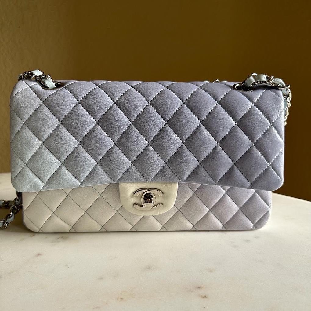 LIKE NEW CONDITION CHANEL ML CLASSIC FLAP IN IRIDESCENT WITH
