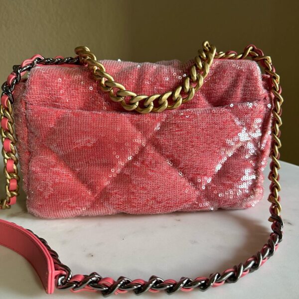 IN LIKE NEW CONDITION AUTHENTIC CHANEL 19 SMALL SEQUINS CORAL W MIXED HW - Image 3